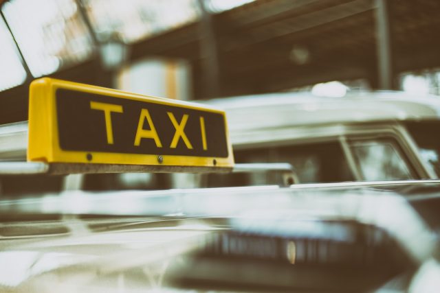 Recourir à un taxi à Houilles, pourquoi pas