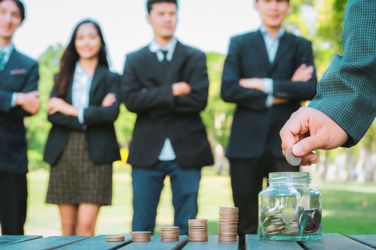 Obligations des salariés en entreprise : comprendre les devoirs et les règles essentielles