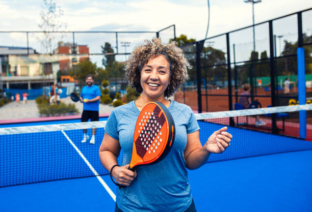 Combien de temps faut-il prévoir pour faire construire un terrain de padel et le rendre opérationnel ?