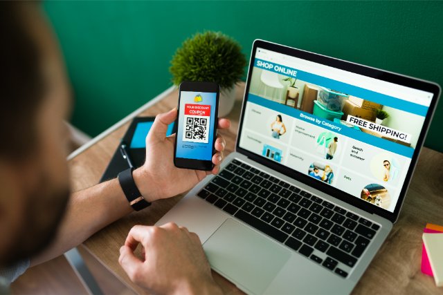 Internaliser ou externaliser le SEO de sa boutique en ligne : coûts, avantages et bons critères